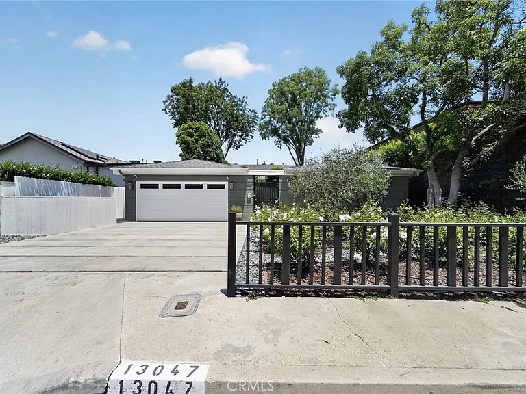 13047 Dickens St — Photo 29