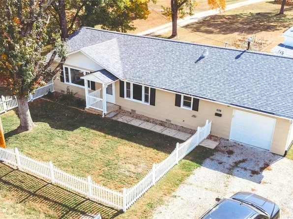 802 W Washington St, Saint James, MO 65559