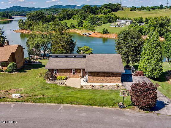 2nd image of 2582 Lakemont Cir