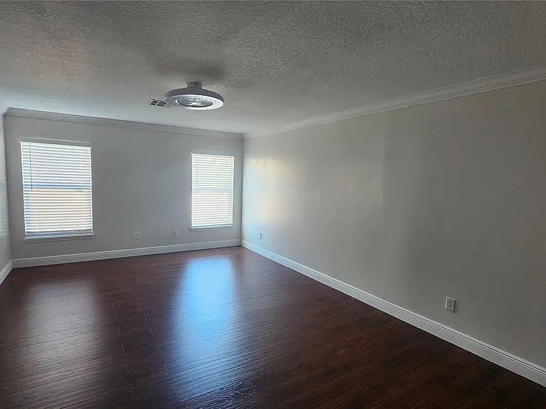 7809 Rex Hill Trl — Photo 4