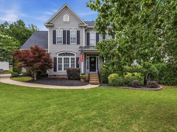 209 Hartwick Ln, Fountain Inn, SC 29644