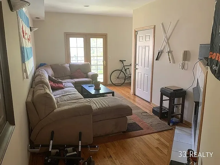 1316 N Rockwell St #2 — Photo 4