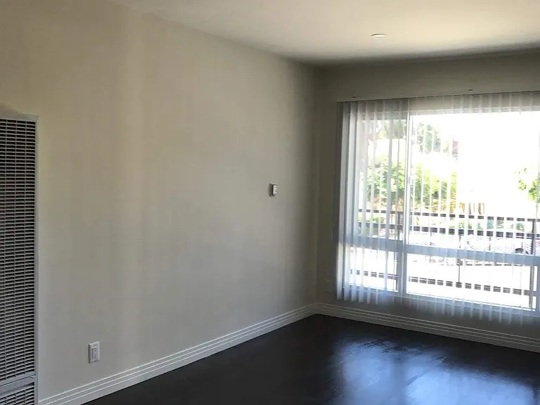 11606 Gorham Ave — Photo 16