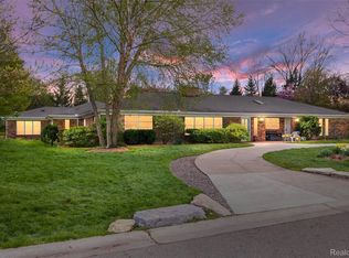 12959 Talbot Ln, Huntington Woods, MI 48070