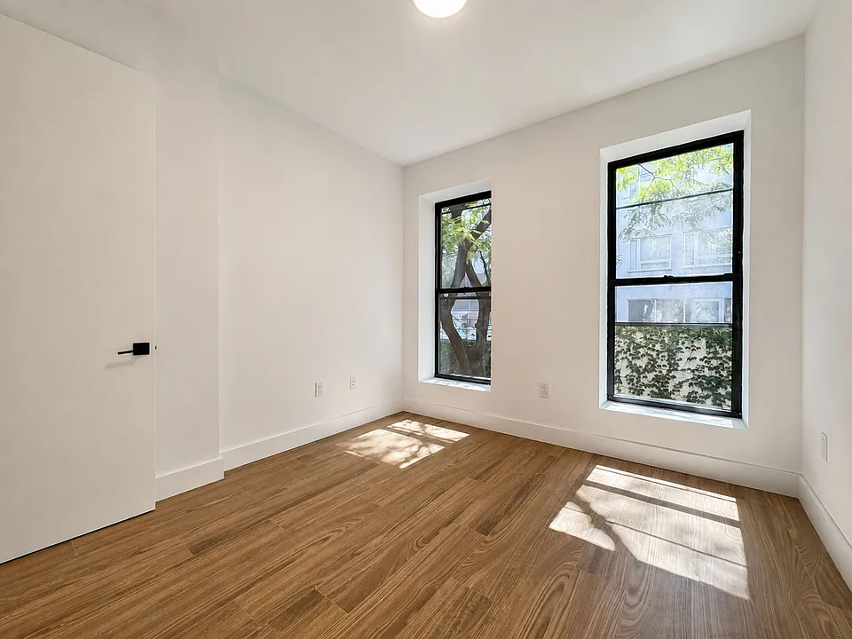 74 W 126th St #2B