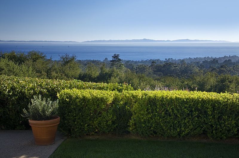 Panoramic ocean & island views