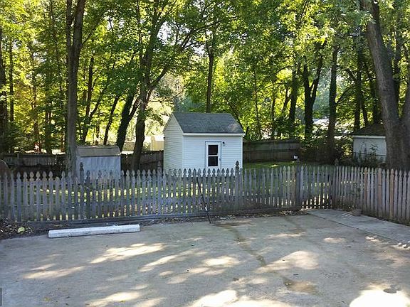 Extra Long Driveway/Shed