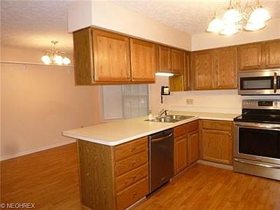 4th image of 841 Knightsbridge Dr