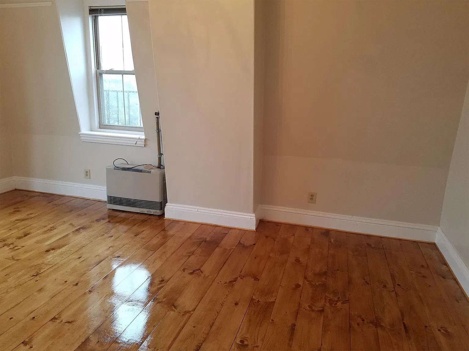 690 Congress St — Photo 4
