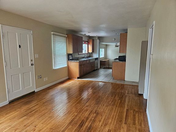 3rd image of 1768-70 Oliver Ave
