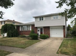41 Ellsworth Dr, Cheektowaga, NY 14225