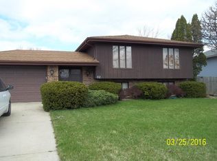 952 Lancaster Ln, Dyer, IN