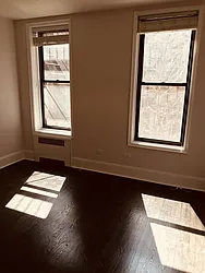 Rented by Metropolis Real Estate of Manhattan