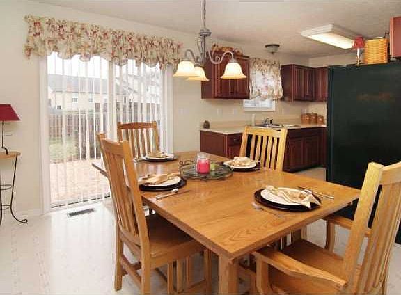 4th image of 344 Grandlin Park Dr