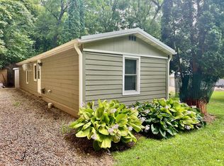 2632 Northern Pike Ln, Lansing, IA 52151