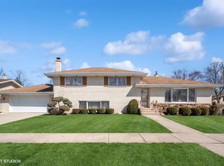 8720 W Normal Ave, Niles, IL 60714