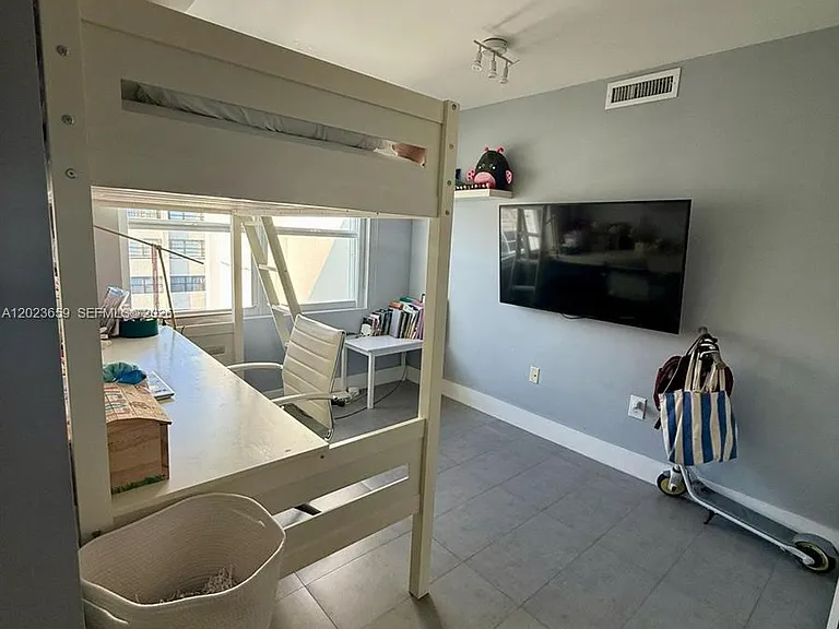 590 Ocean Dr #8B — Photo 11