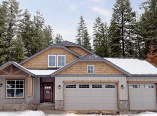 903 Hurricane Dr, Hayden, ID 83835
