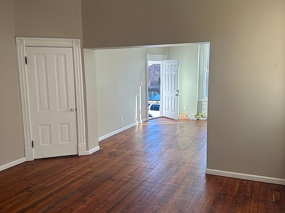 4th image of 3143 Oregon Ave #1F