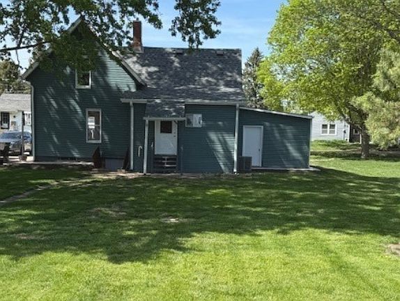 4th image of 209 E Farnham St