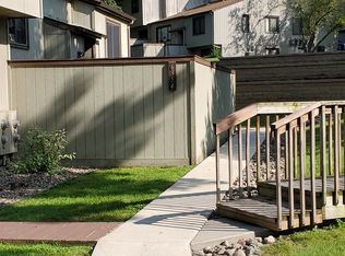 6354 Saint Johns Dr, Eden Prairie, MN 55346