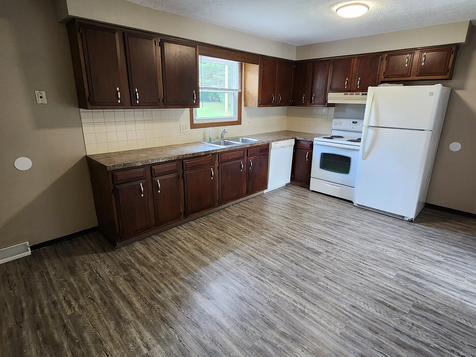 2 bed, 950 sqft, $1,275 — Photo 4