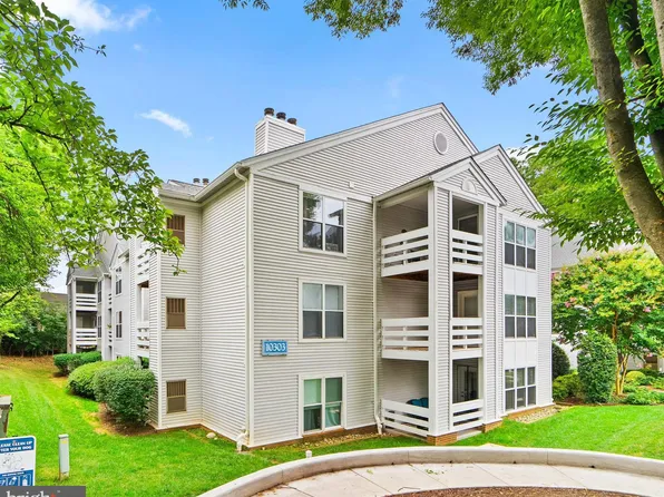 10303 Appalachian Cir APT 201, Oakton, VA 22124