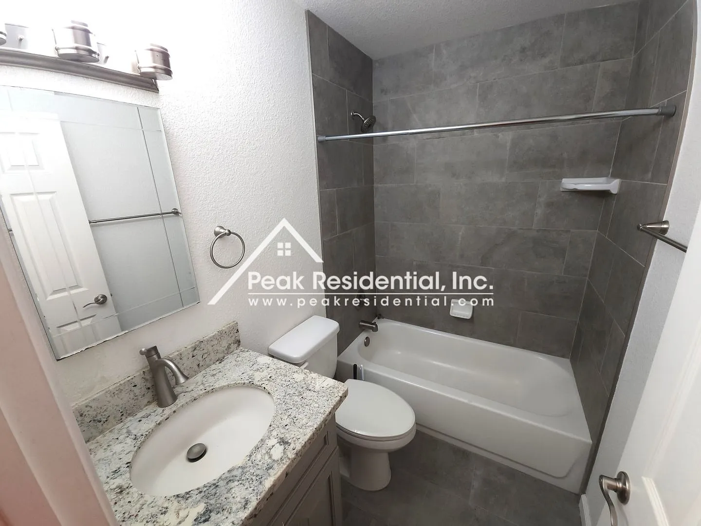 Updated 2bd/1ba Foothill Farms Condo with Garage — Photo 3