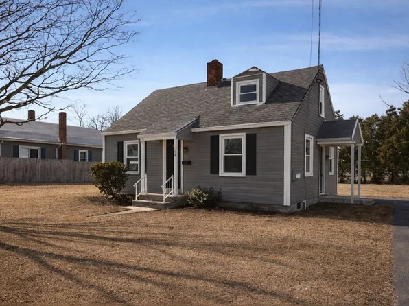 118 Pilgrim Rd, Springfield, MA 01118