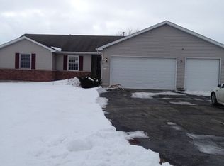 553 Jasmine St, Dekalb, IL 60115