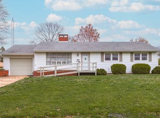 220 Ivanhoe Way, Bloomington, IL 61701