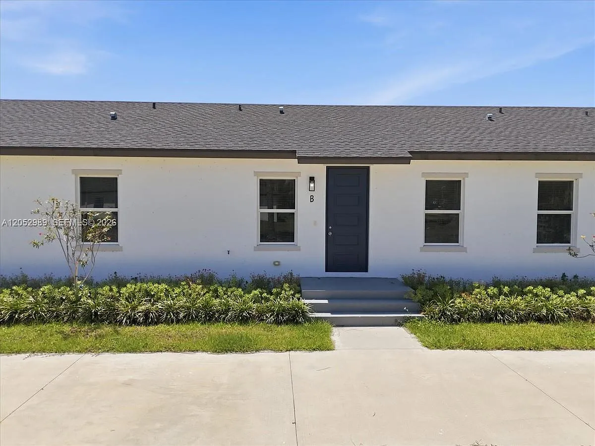 3 bed, 2.0 bath, $1,550 — Photo 1