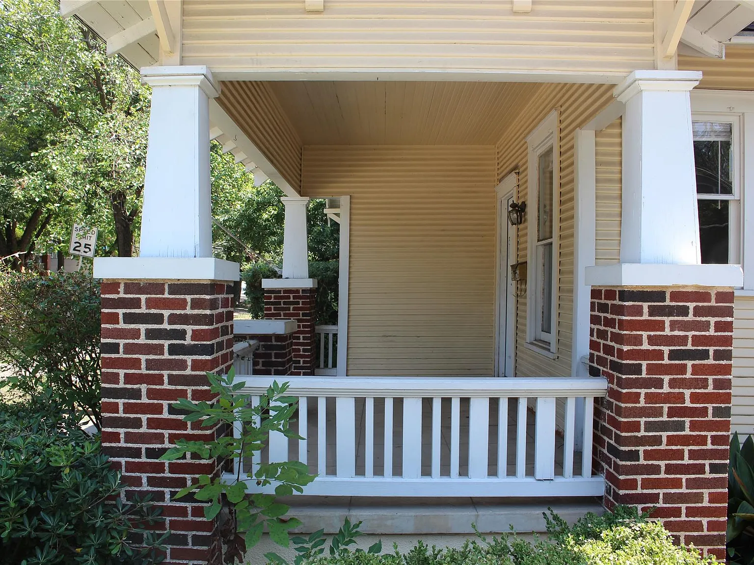 5 bed, 3.0 bath, 1978 sqft, $5,690 — Photo 3