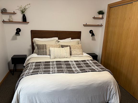 5th image of 407 Shelden Ave #1