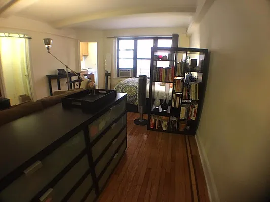 Rented by Yoreevo, LLC | media 11