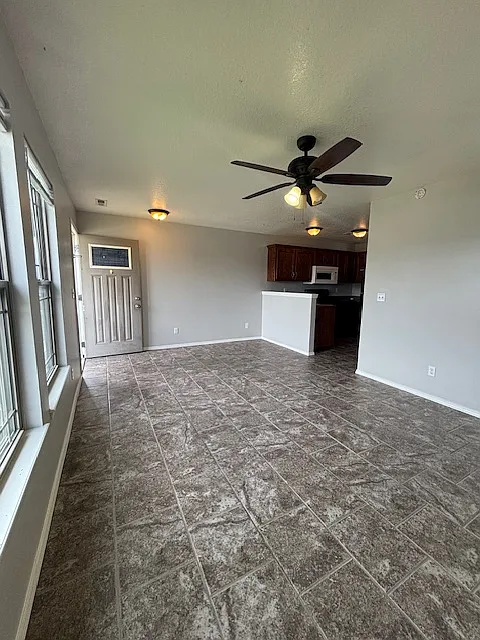 2 bed, 800 sqft, $875 — Photo 4