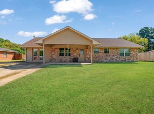 115 Brooks Dr, Bogata, TX 75417