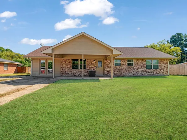 115 Brooks Dr, Bogata, TX 75417