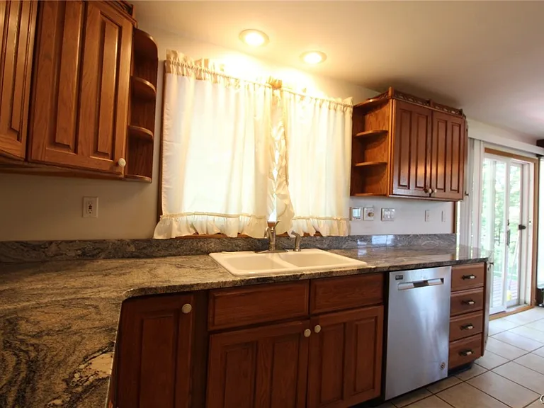 6363 Muskrat Bay Rd — Photo 32