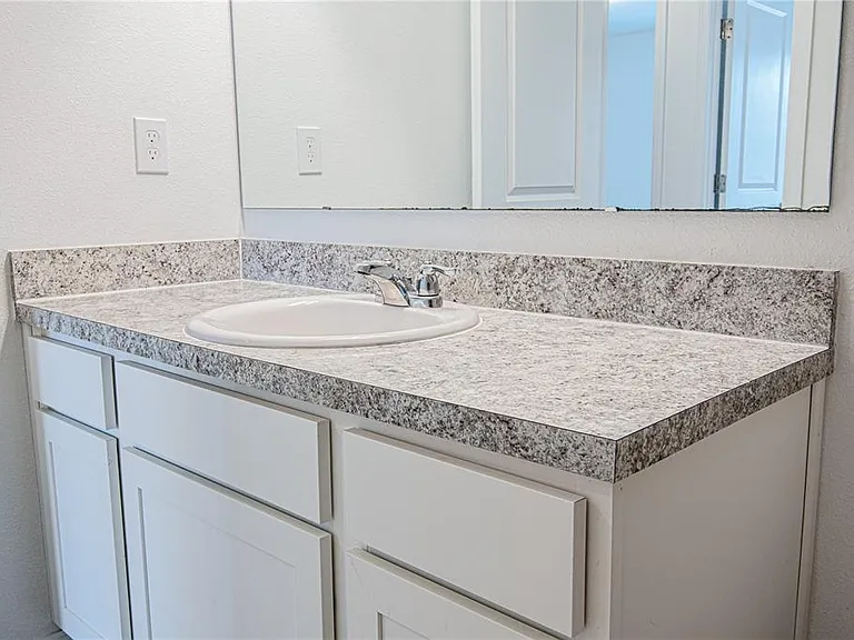 205 Mandovi St — Photo 38