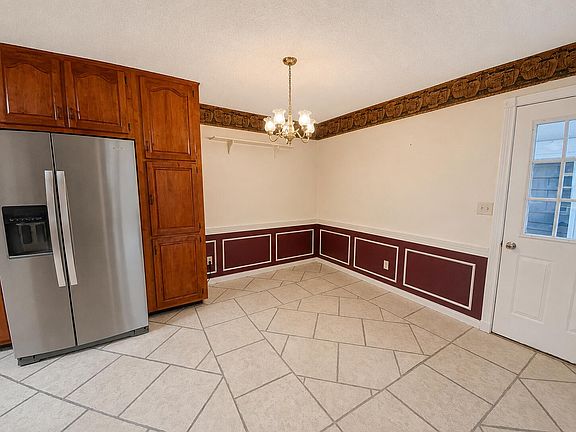 5th image of 24 Heritage Dr