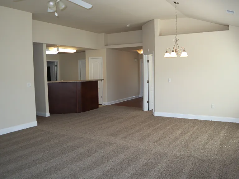148 Old Ivy Rd — Photo 4