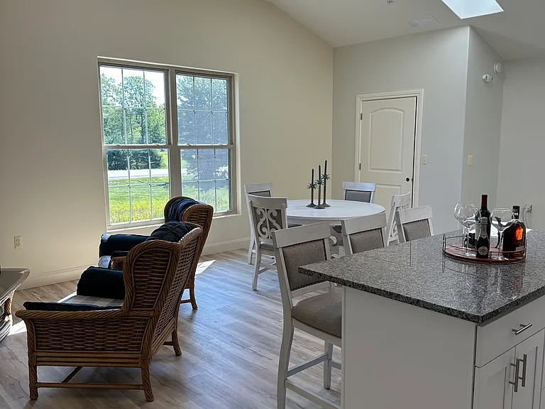4521 Ravenswood Rd #1 — Photo 2