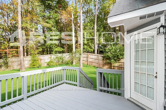 380 Amber Way — Photo 15