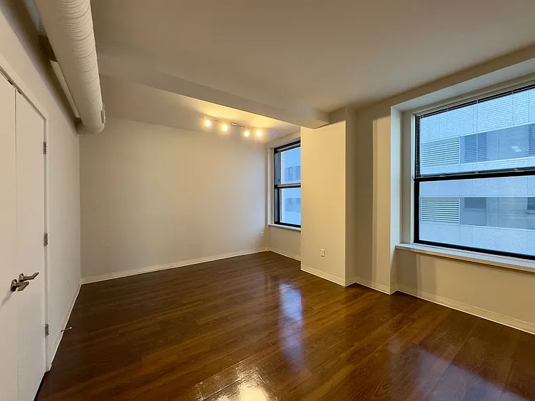 Charming 1 Bedroom/1 Bathroom Apartment Unit in Downtown Baltimore, MD! Unit 416 — Photo 48