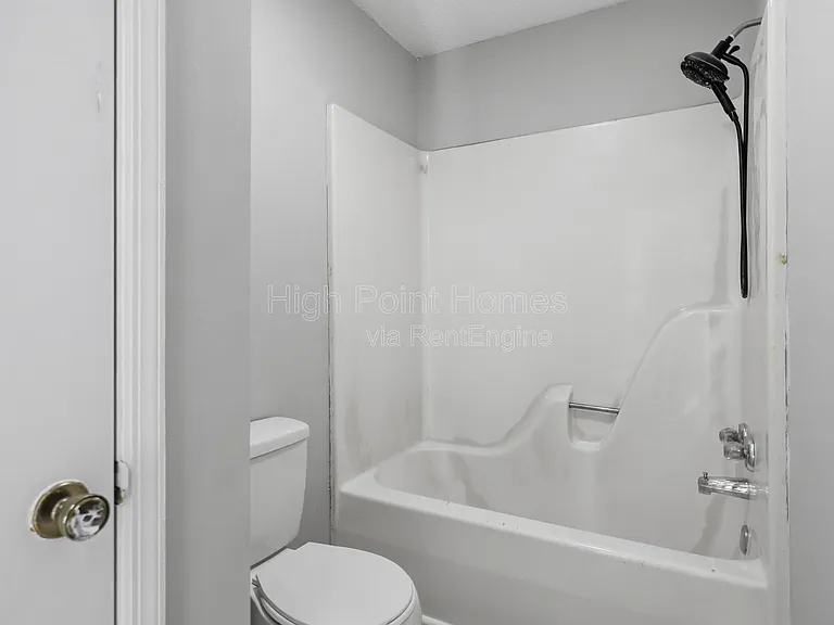 90 Park St #102 — Photo 22