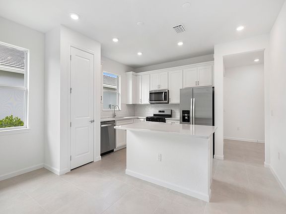 4th image of 1349 Harper Way