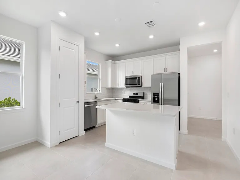 1349 Harper Way — Photo 4