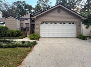 1406 Walden Oaks Pl, Plant City, FL 33563