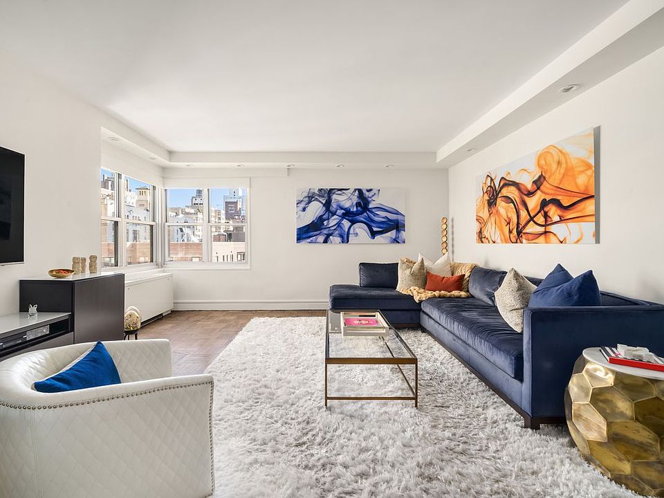 1st image of 20 E 9th St #8G
